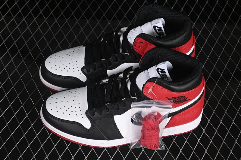 All categories Air Jordan Jordan series basketball shoes Air Jordan 1 High Air Jordan 1 High Retro OG AJ1 Joe 1 black toe high-top basketball shoes 555088-125